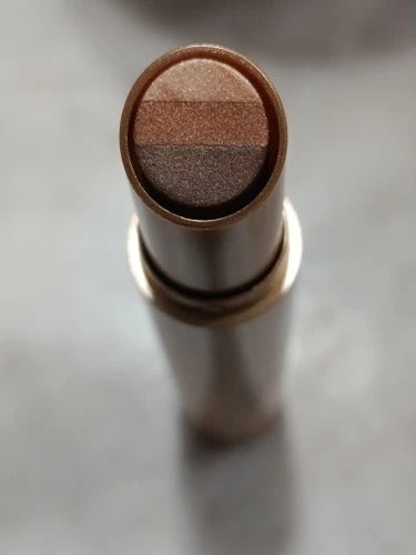 3 color gradient eyeshadow stick close up