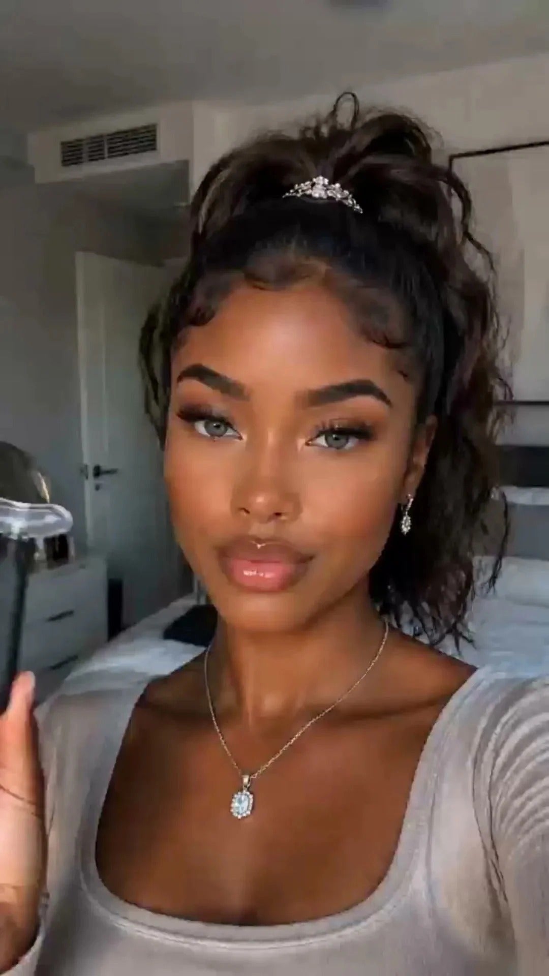 Customer wearing gradient eyeshadow look